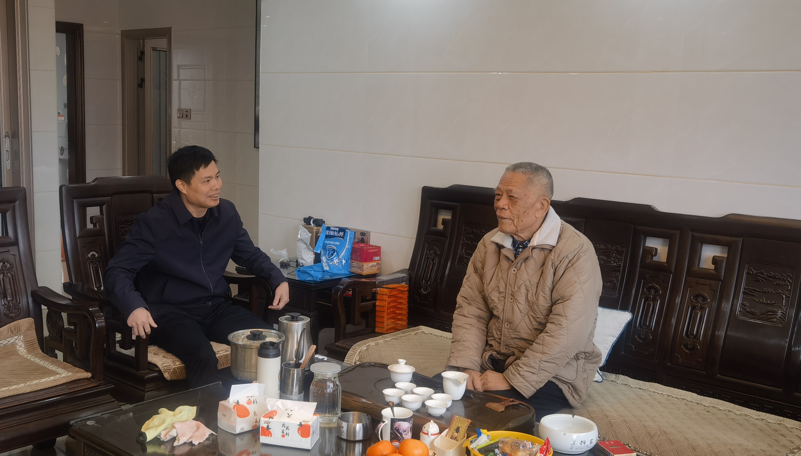 云霄農(nóng)信聯(lián)社黨委開展春節(jié)前走訪慰問活動